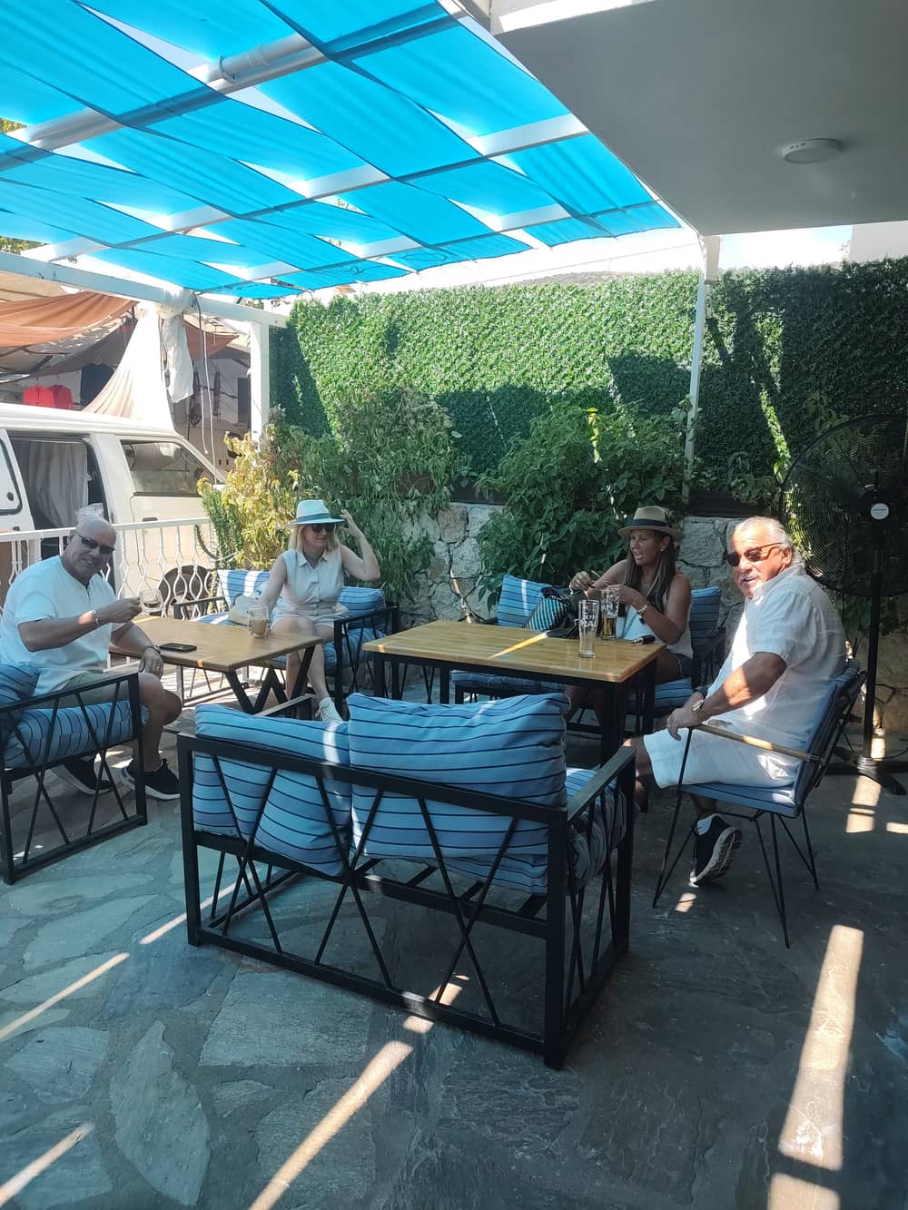 İŞİM VAR CAFE BAR