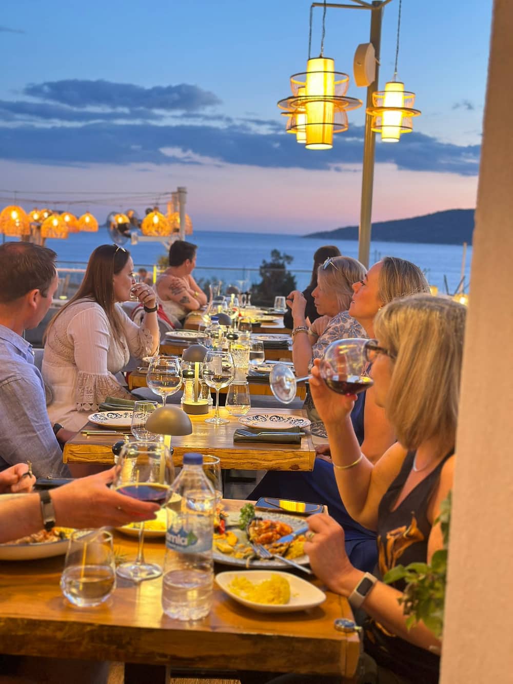 Luna Restaurant & Bar