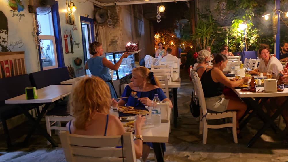 Sini cafe & restaurant ambiyans
