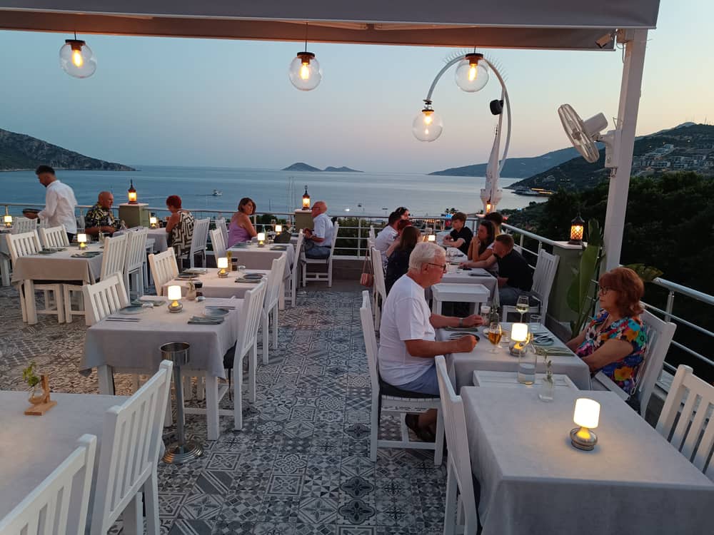TEMPUS Restaurant & Bar
