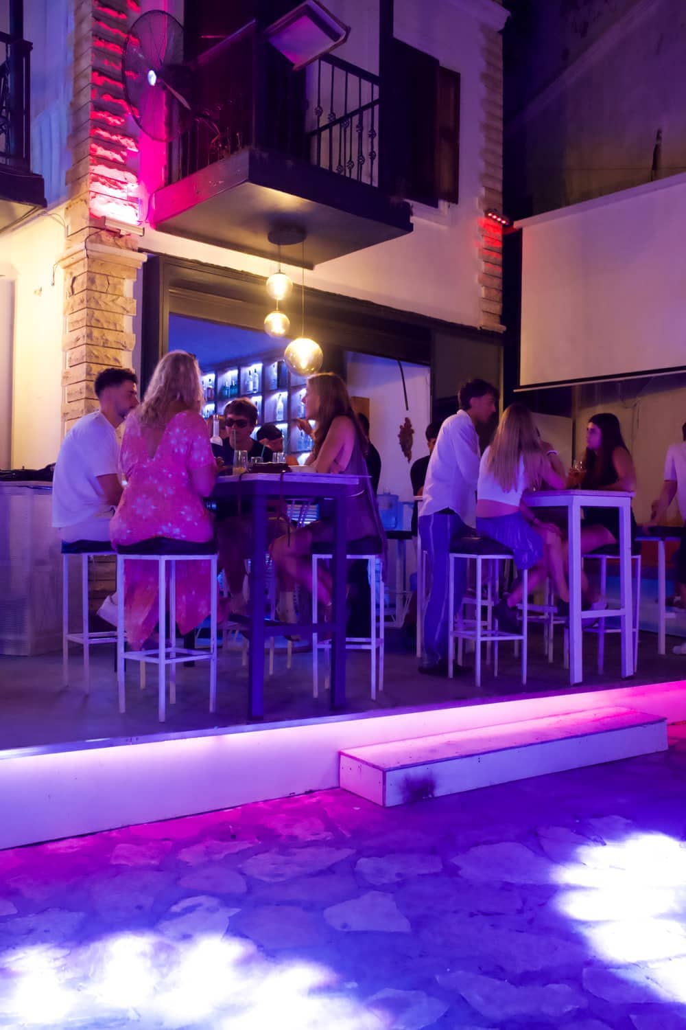 Vibes Lounge Club