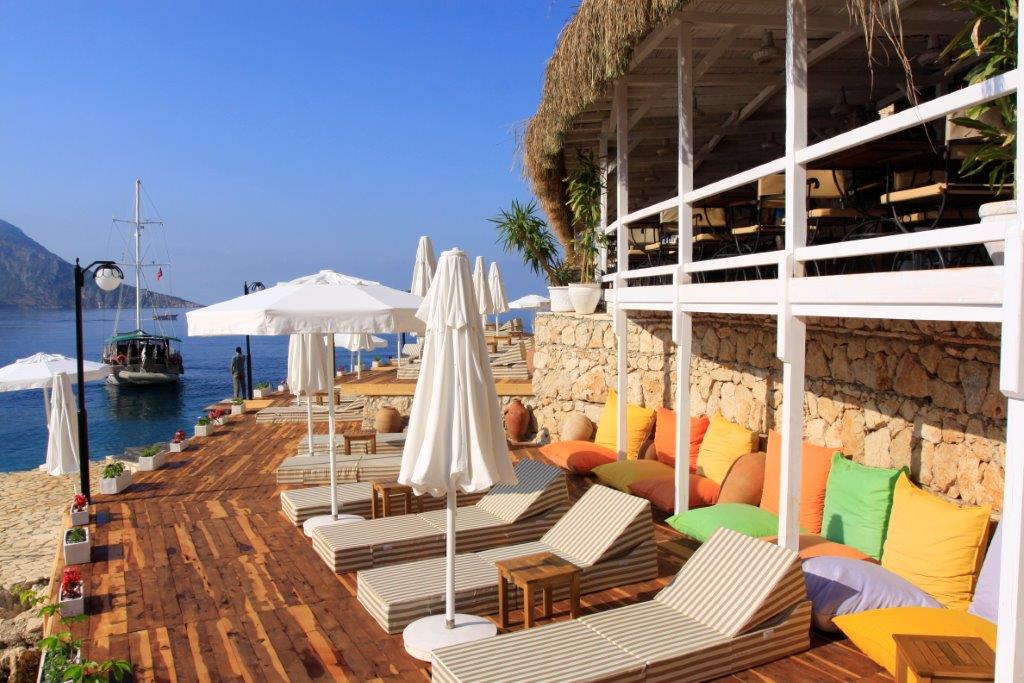 Yali Beach Club